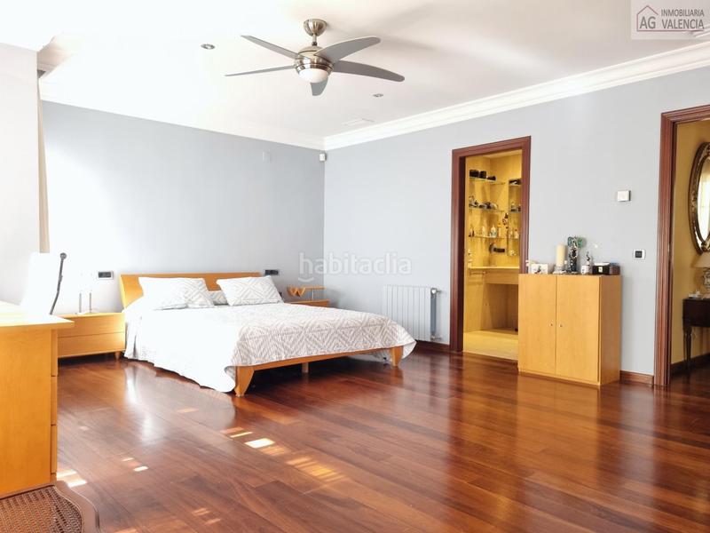 Foto 6fe59f57-d035-4060-98ed-86aabc9c64d2. Chalet with heating parking pool in Centro-El Castillo Sagunt