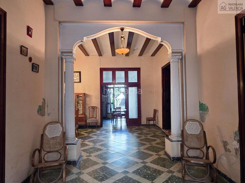 Foto 06377305-9926-459c-b1c1-6394f6a57573. Casa amb aparcament a Bonrepòs i Mirambell