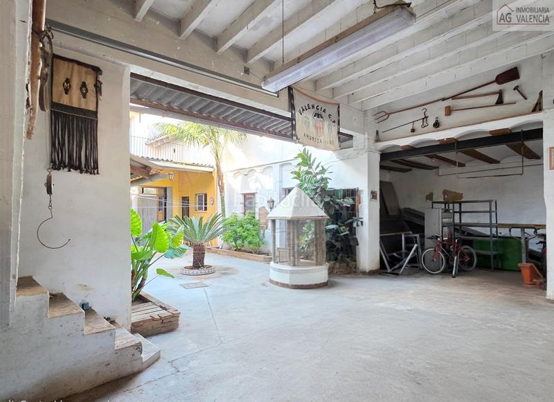 Foto 5d6a6d55-5db5-4b03-8679-cf177f130d19. Casa amb aparcament a Bonrepòs i Mirambell