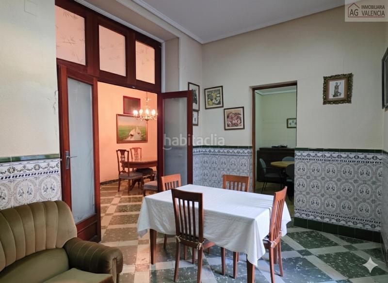 Foto 794d0e7e-f593-467b-a591-1505dcdb8884. Casa amb aparcament a Bonrepòs i Mirambell