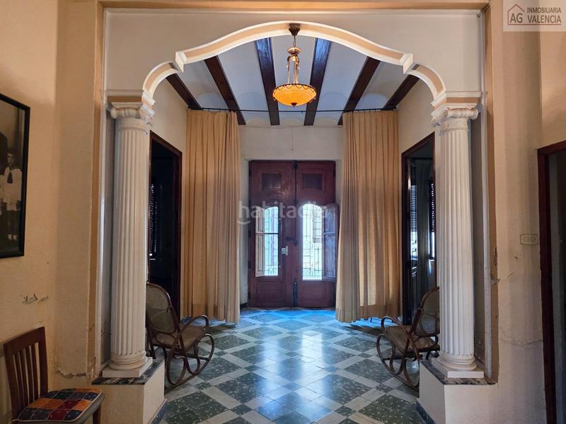 Foto 7d39bd3c-66fb-41c2-b97a-3a788f074210. Casa amb aparcament a Bonrepòs i Mirambell