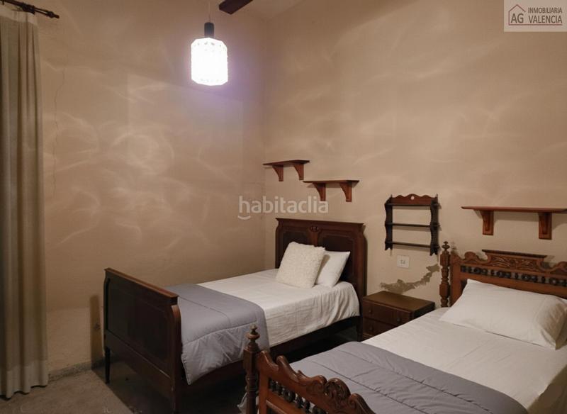 Foto a882a5c2-ca25-45ad-82f1-f97fd7ac8f45. Casa amb aparcament a Bonrepòs i Mirambell