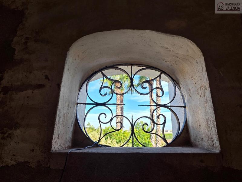 Foto b1846610-54f2-4ca9-b9a4-cfc855f99339. Casa amb aparcament a Bonrepòs i Mirambell