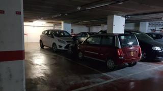 Aparcament cotxe  Carrer de leopoldo querol. Plaza de parking amplia