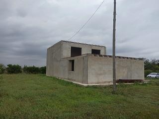 Masia  Plaza palmera. Finca con agua y luz, chalet en construccion.