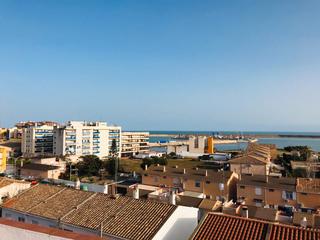 Piso  Carrer de iecla. Piso con vistas al mar.