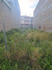 Terreny residencial  Carrer de fra pere gonell. Solar urbano en zona piscinas municipales