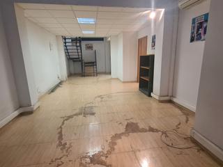 Location Local commercial  Carrer de sant blai. Se alquila local