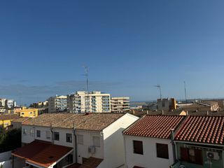 Piso  Carrer de iecla. Piso a 50m del mar con vistas