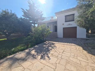 Chalet  Carrer de l'escorpa. Chalet al lado del pueblo con 1.000m de parcela.