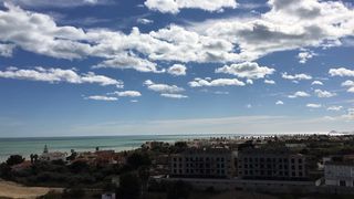 Pis  Carrer salines a 39. Piso con ascensor y terraza con vistas al mar.