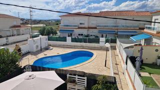 Casa en Costa Norte. Casa adosada en urbanizacin con piscina