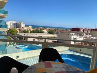 Lloguer Pis  Castellón. Apartamento con terraza, solo disponible de septiembre a junio.