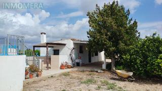 Finca rústica a Alcalà de Xivert. Finca rústica en plena producción de naranjos y caseta con balsa