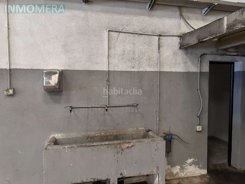 Foto cb253faa-8ec4-496e-8bf0-8c0f9d8b4b19. Nau industrial a Centro Comercial - Capsades - Hospital Vinaròs