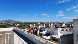 Appartement à Casco Urbano. Apartamento con piscina comunitaria