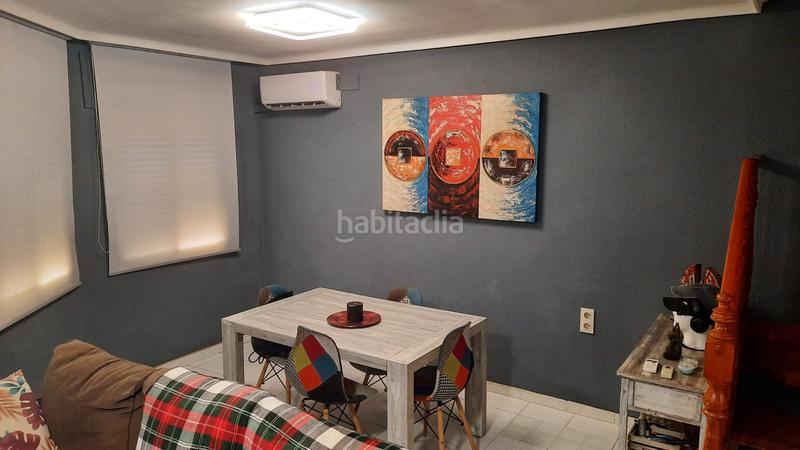 Foto ffa76c82-1808-4a6f-b0b9-7ed8d9427003. Casa aparellada a Casco Urbano Vinaròs