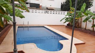 Casa adossada en Les Salines. Adosado con piscina