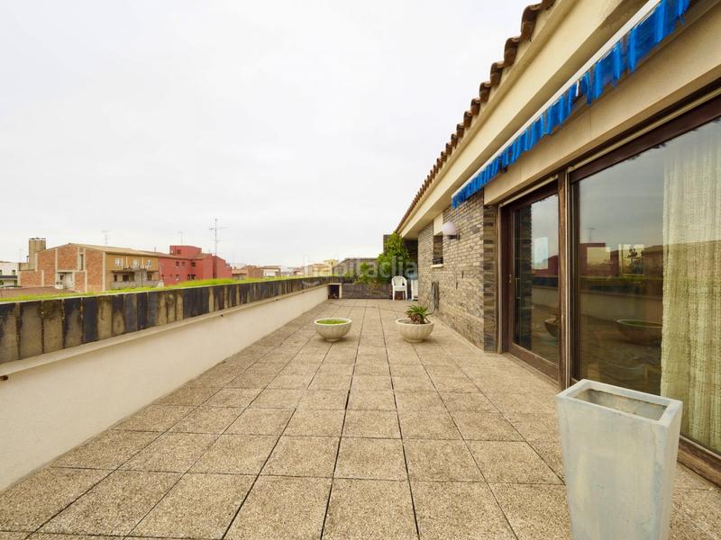 Foto 19fbee5c-aef9-445d-9538-b5bd276730ed. Ático àtico en el centro en Creu de la Mà Figueres