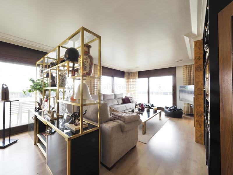 Foto 48b0bf0c-011f-4ba1-9f3d-afa09946694e. Ático àtico en el centro en Creu de la Mà Figueres