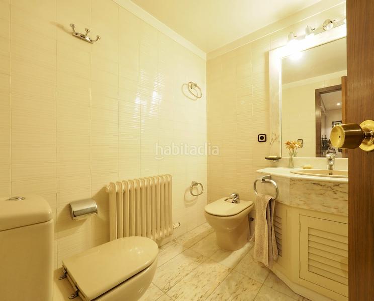 Foto 9048ed8c-0951-4dee-8026-c3c3385d13f7. Ático àtico en el centro en Creu de la Mà Figueres