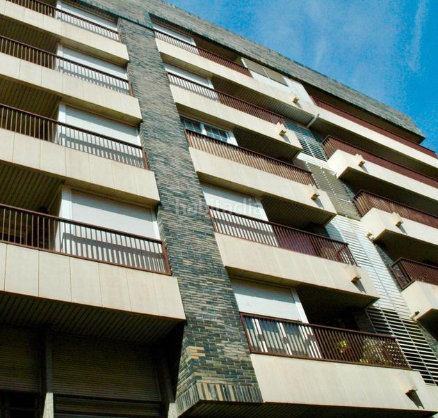 Foto 92279145-4d86-4710-a10c-aa314070eef8. Ático àtico en el centro en Creu de la Mà Figueres