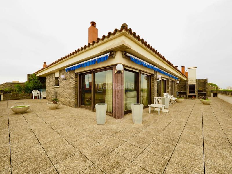 Foto ad2b930e-4577-469b-abe0-7513bc3f356b. Ático àtico en el centro en Creu de la Mà Figueres