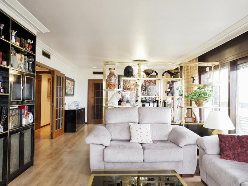 Foto c4c72fe0-b21d-427a-a815-a8e47442e362. Ático àtico en el centro en Creu de la Mà Figueres