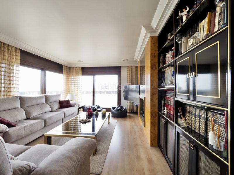 Foto d815c60d-d7a6-48f8-ab0f-85c63af870e1. Ático àtico en el centro en Creu de la Mà Figueres