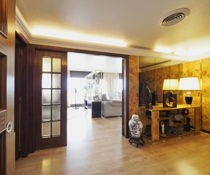 Foto d9d0375c-c5d0-45d5-8bdf-a1fdad265e44. Ático àtico en el centro en Creu de la Mà Figueres