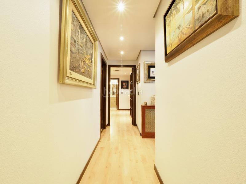 Foto f5a835f3-391b-4e8a-b657-0cc3fee53356. Ático àtico en el centro en Creu de la Mà Figueres