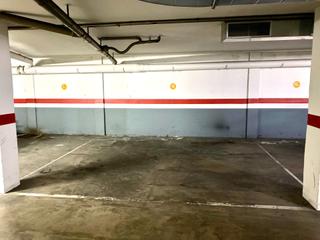 Aparcament cotxe a Centre. Parking doble en el centro