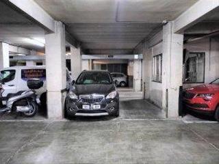 Parking coche en Turó de la Peira. Plaza de parking en venta en barrio virrei amat