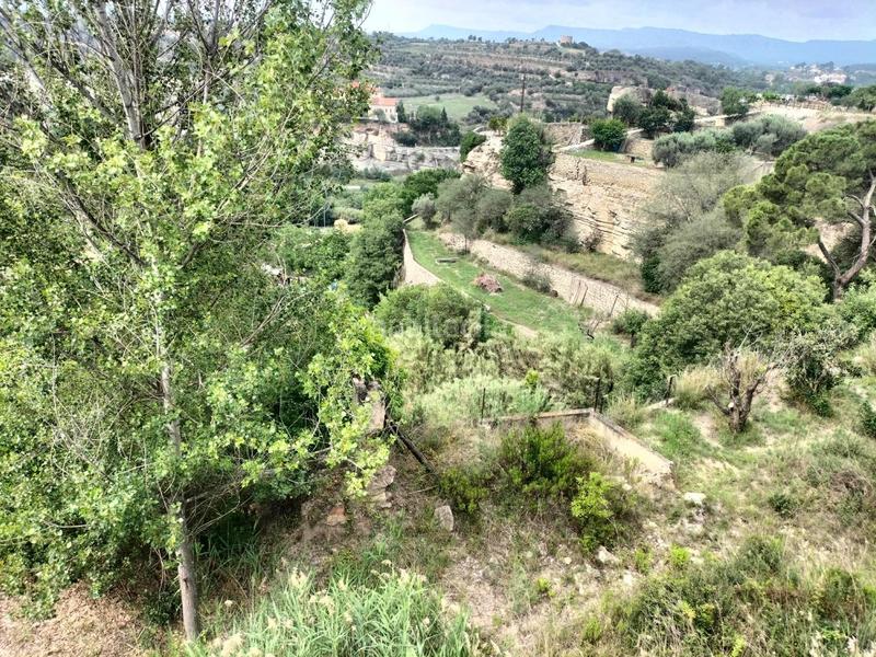 Foto c3ad0b38-ad75-4958-a579-8b012b1ef2e9. Terreny residencial a Escodines Manresa