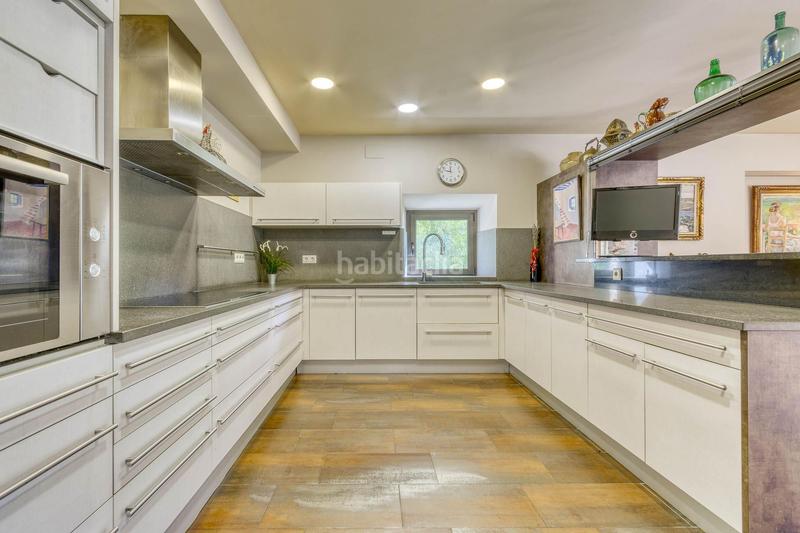 Foto 20d5de6e-ef12-49db-a625-87e6c72d6383. Casale con riscaldamento parcheggio piscina in Boadella i les Escaules