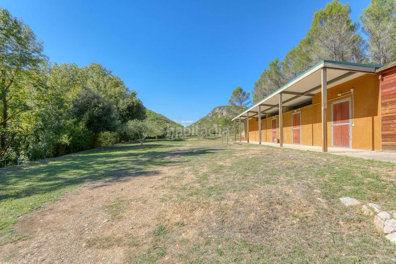 Foto 91a71d4b-7a7b-40bd-8d49-fca0b65333d0. Casale con riscaldamento parcheggio piscina in Boadella i les Escaules