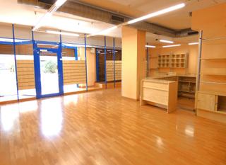 Local Comercial a Sant Vicenç dels Horts. Local en venta en el centro de sant vicenç dels horts