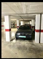 Aparcament cotxe a Creu de la Mà. Parking creu de la mà