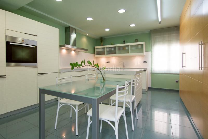 Foto f054e728-3c17-408a-a5df-70984785048b. Appartamento con riscaldamento in Eixample-Horta Capallera Figueres