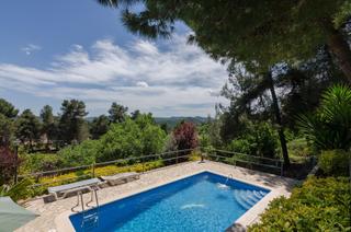 Maison à Corbera de Llobregat. Casa en venta en corbera de llobregat