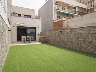 Casa a Zona Esportiva. Casa medianera de lujo zona esportiva terrassa