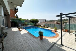 Xalet a Lli dAmunt. Casa para reestrenar, ascensor,sauna,gimnasio,piscina en lli d