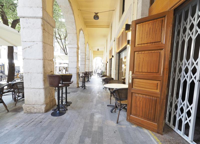 Foto ec5e97d6-2884-41b1-bac2-41116eeef7c6. Alquiler local comercial restaurante en pleno centro de la ciudad en Figueres