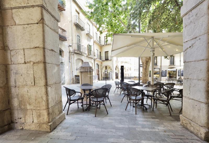 Foto 951d4177-35c8-4bfe-9900-5050d7137a90. Location local commercial dans Centre Figueres
