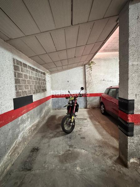 Foto 8c7d7dc5-56a4-4371-8cd8-6bd7aa02042b. Autoparkplatz in El Raval Santa Coloma de Gramenet