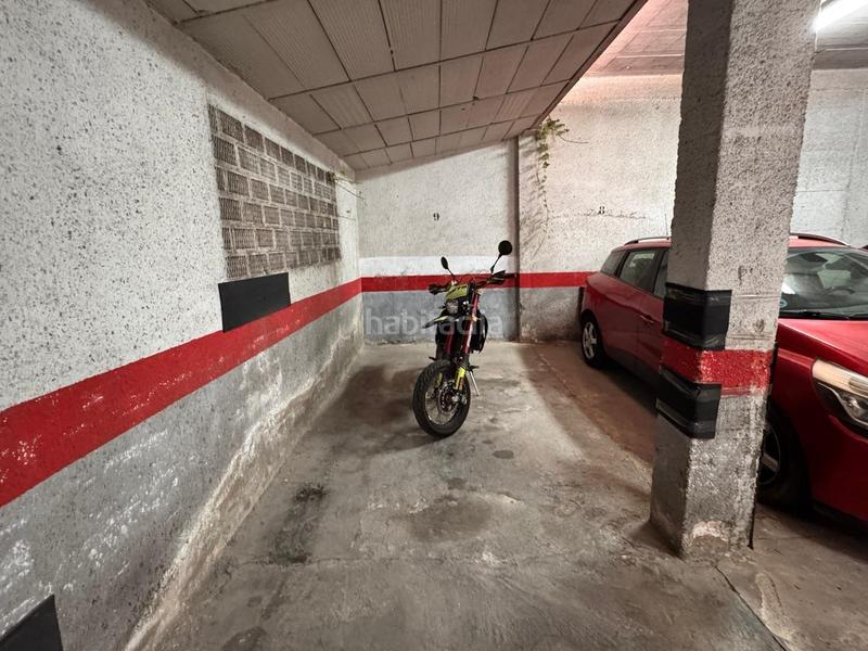 Foto a7ba77ec-f606-4e45-9ea7-7471f8ec394e. Autoparkplatz in El Raval Santa Coloma de Gramenet