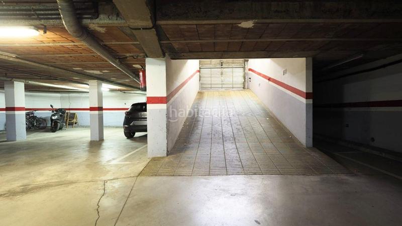 Foto 4383009b-6c07-48d1-9c0f-af2b8db39687. Aparcament cotxe a Centre Roses