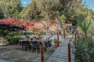 Mas à Santa Coloma de Cervelló. Casa amplia con patio privado en la colonia gell