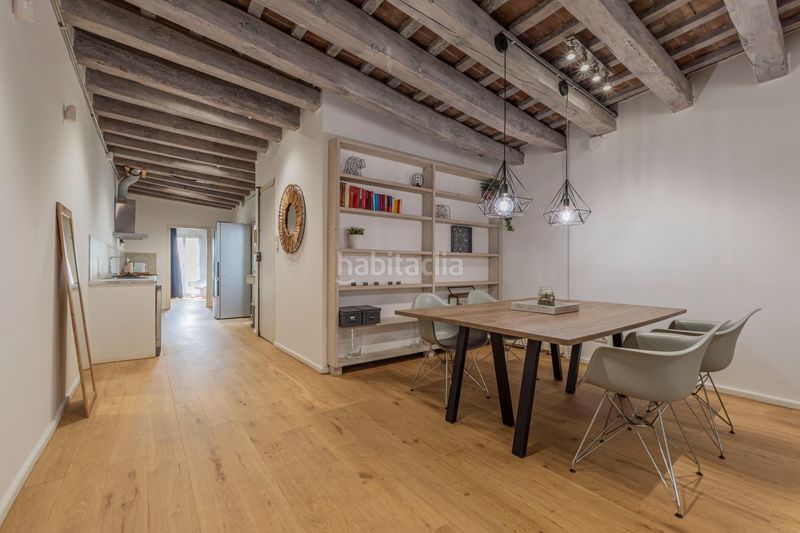 Foto c2427e5d-0a34-4b8f-8bd0-2eeabeb24ef4. Pis a Raval Barcelona