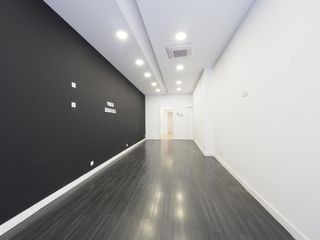 Lloguer Local Comercial  Calle nou. Local comercial carrer nou figueres